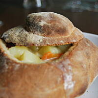 Okrągły chlebek do żurku w chlebie