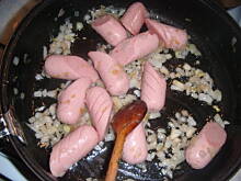 Fot. kuchniahanny, Parówki w sosie szpinakowym