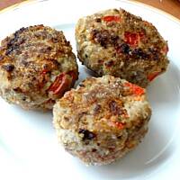 Frykadelki z mozzarellą i papryką