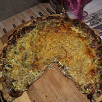 Quiche z tuńczykiem i pieczarkami