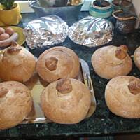 Wielkanocny żur w chlebkach