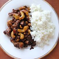 Kurczak z orzechami nerkowca z kuchni tajskiej