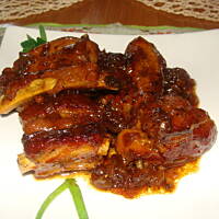 Duszone żeberka w miodzie i piwie