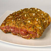 Boczek świąteczny szpikowany czosnkiem