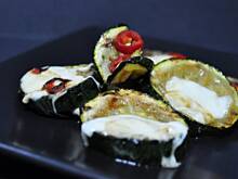 Fot. MIENTA, Cukinia z bakłażanem zapiekane z mozzarellą