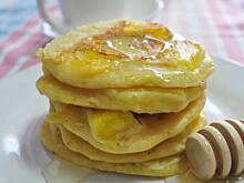 Fot. MIENTA, Pancakes z bananem i ananasem