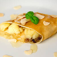 Naleśniki z jabłkami i miodem