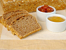 Fot. Wkn, Chleb pszenno-razowy z miodem