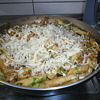 Makaron zasmażany z pomidorami