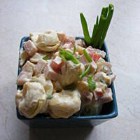 Sałatka z tortellini serowym