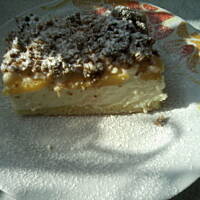 Sernik z  brzoskwiniami