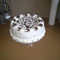 Torcik śmietankowy z nutka czekolady