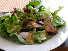 Fot. Beata23, Sałatka z rzodkiewką, rzeżuchą i pstrągiem