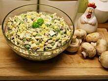 Fot. APM, Sałatka z pora pieczarek i jaj