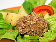 Fot. Wkn, Bitki wołowe z sosem chrzanowym