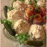 Jajka z farszem z polędwicy, szczypiorku i majonezu