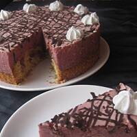 Tort truskawkowo-kokosowy