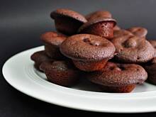 Fot. MIENTA, Mini muffinki z czekoladą i malinami