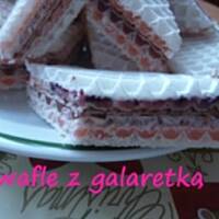 Wafle z galaretką