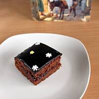 Ciasto korzenne z powidłami