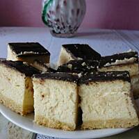 Sernik wiedeński z polewą