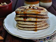 Fot. MIENTA, Pełnoziarniste pancakes orzechowe