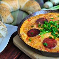 Frittata pikantna z chorizo