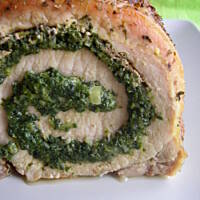 Rolada ze schabu ze szpinakiem i żółtym serem