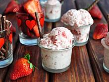 Fot. MIENTA, Lody truskawkowo-śmietankowe