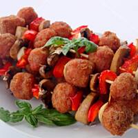 Szaszłyki z mięsnymi kuleczkami