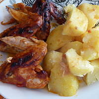 Pieczone skrzydełka w pikantnej marynacie