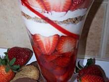 Fot. gosia s, Deser truskawkowy