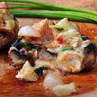 Grillowane pieczarki faszerowane serem pleśniowym