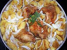 Fot. sylwiaxx16, Grillowane udka z kurczaka z ziemniakami i cebulką