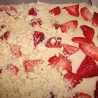 Ciasto z maślanką i owocami.