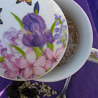 Ekspresowe śniadanie. Owsianka z otrębami i suszoną śliwką