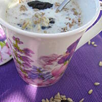 Ekspresowe śniadanie. Owsianka z otrębami i suszoną śliwką