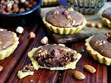 Fot. MIENTA, Słodko-gorzkie tartaletki orzechowe