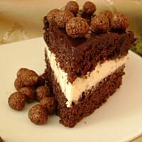 Śmietankowo-czekoladowy torcik