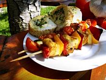 Fot. APM, Szaszłyki drobiowe z ananasem lub cukinią