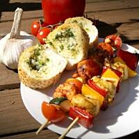 Szaszłyki drobiowe z ananasem lub cukinią