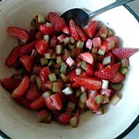 Tarta truskawkowo-rabarbarowa