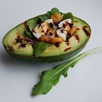 Grillowane awokado z krewetkami