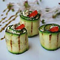 Roladki z grillowanej cukinii