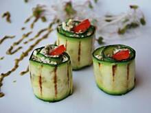 Fot. superbaba4, Roladki z grillowanej cukinii