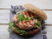 Fot. superbaba4, Łososiowy burger