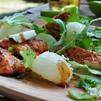 Sałatka z grillowanym kurczakiem i melonem