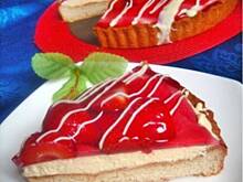 Fot. Mloda, Ciasto marcepanowe z truskawkami