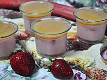 Fot. MIENTA, Serniczki truskawkowe z galaretką rabarbarową