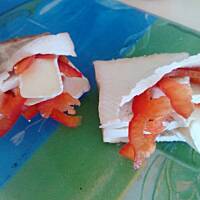 Grillowane wędzone tofu z serem Camembert i czerwoną papryką